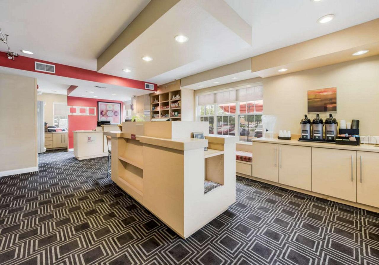Birch Hills Suites - Blue Ash Luaran gambar