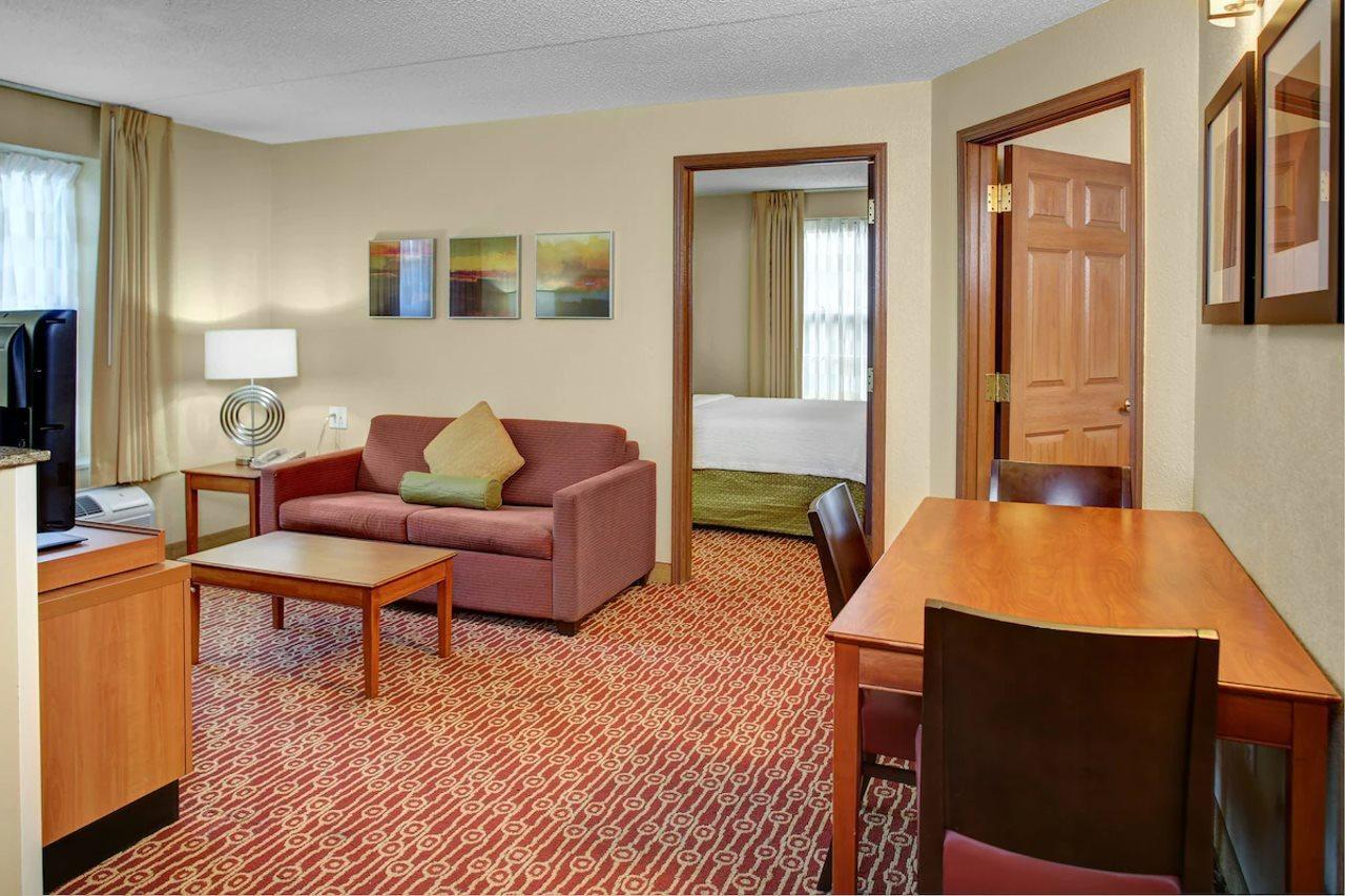 Birch Hills Suites - Blue Ash Luaran gambar