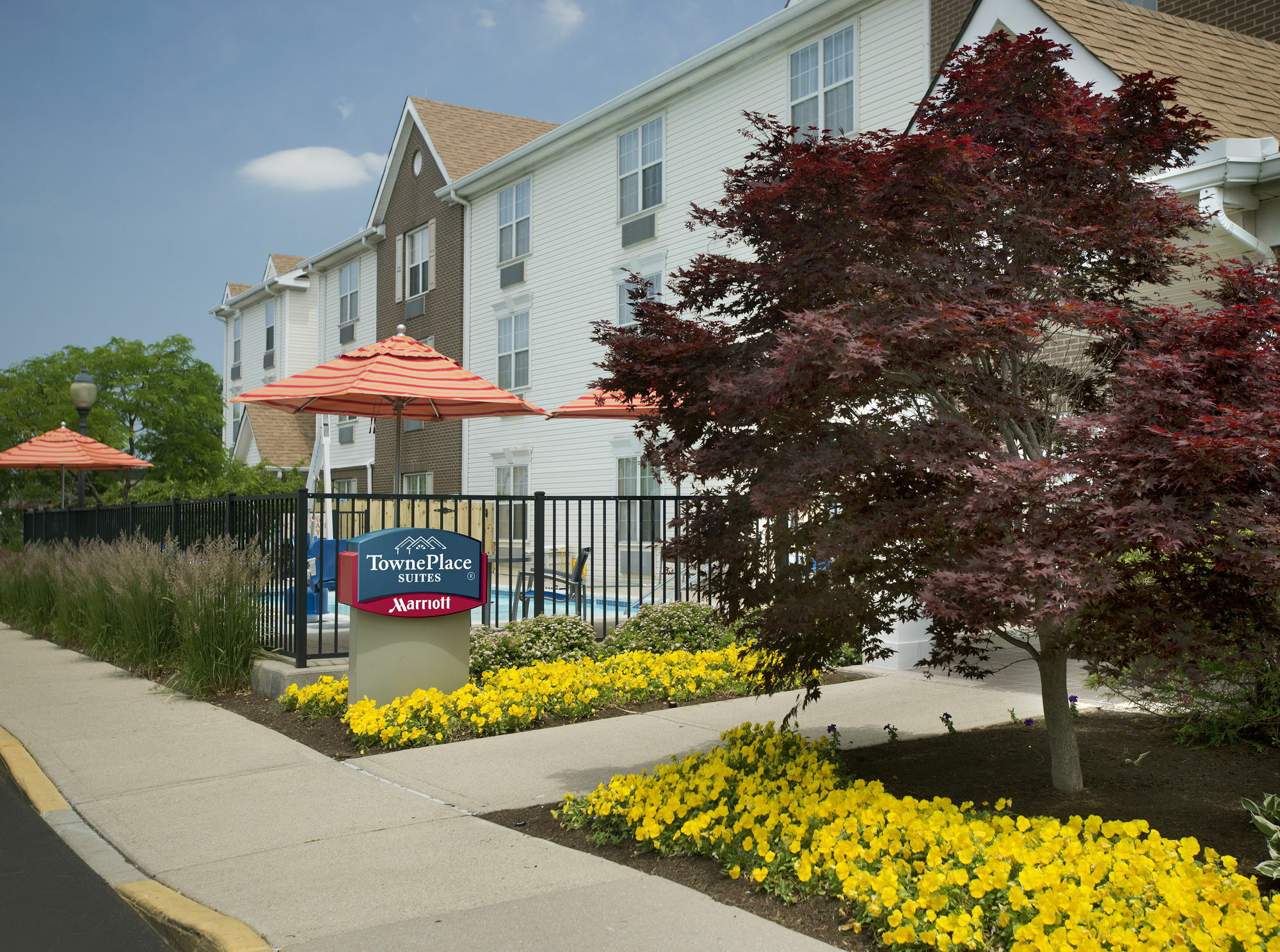 Birch Hills Suites - Blue Ash Luaran gambar