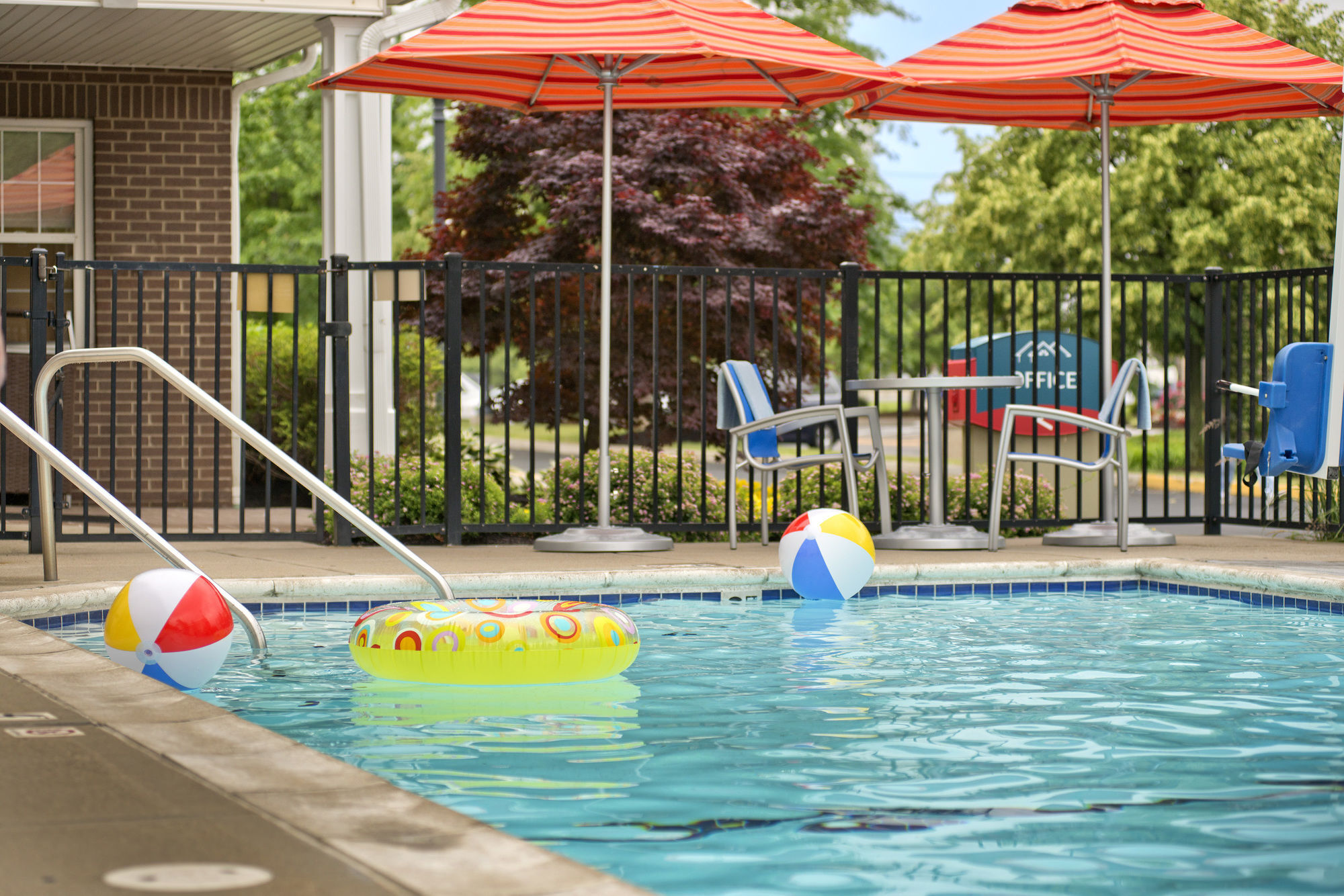 Birch Hills Suites - Blue Ash Luaran gambar